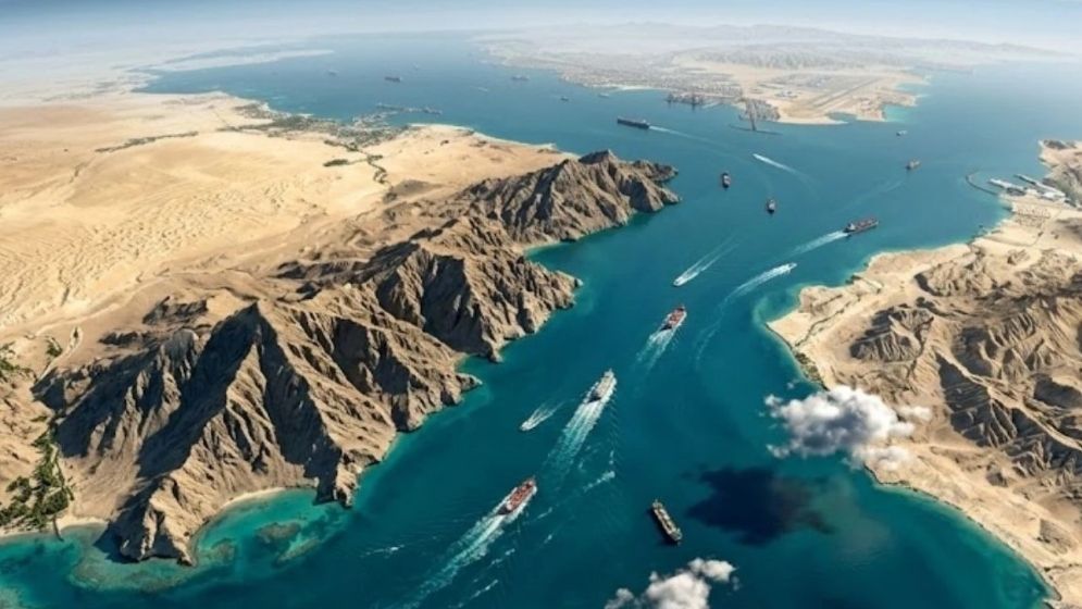 হরমুজ প্রণালি: ইরানের সবচেয়ে শক্তিশালী কৌশলগত অস্ত্র কীভাবে হয়ে উঠল?