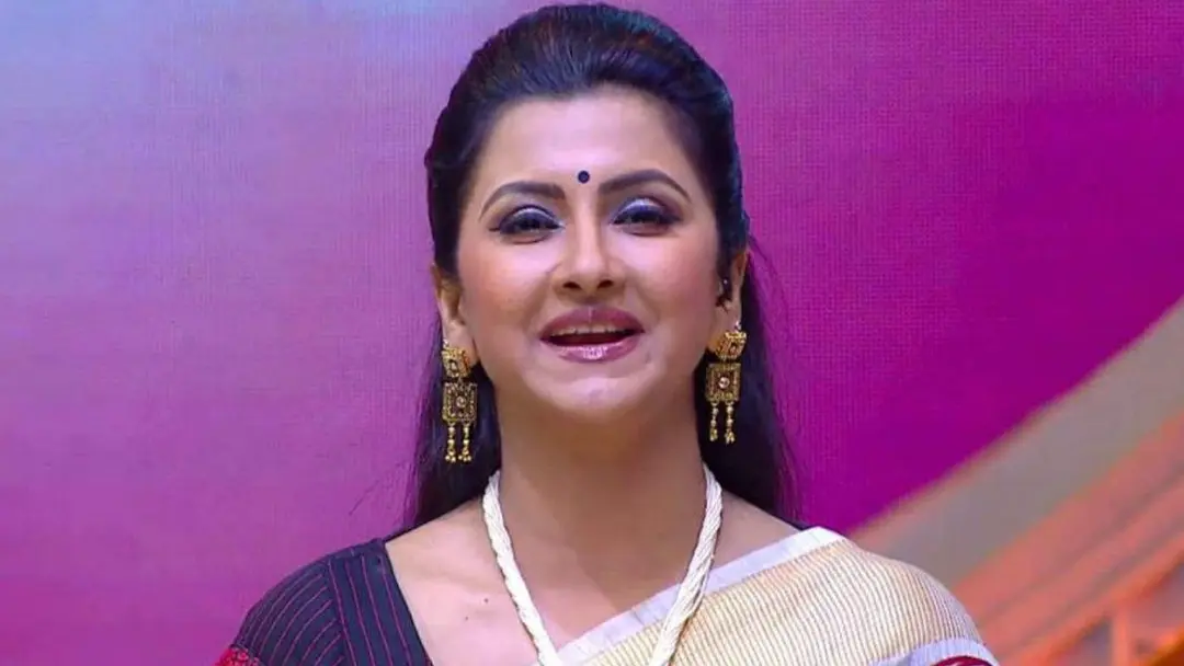আইনি বিপাকে রচনা ব্যানার্জি