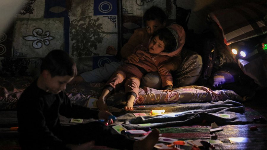 যুদ্ধে জর্জরিত মধ্যপ্রাচ্য, সংকটে শিশু-কিশোররা