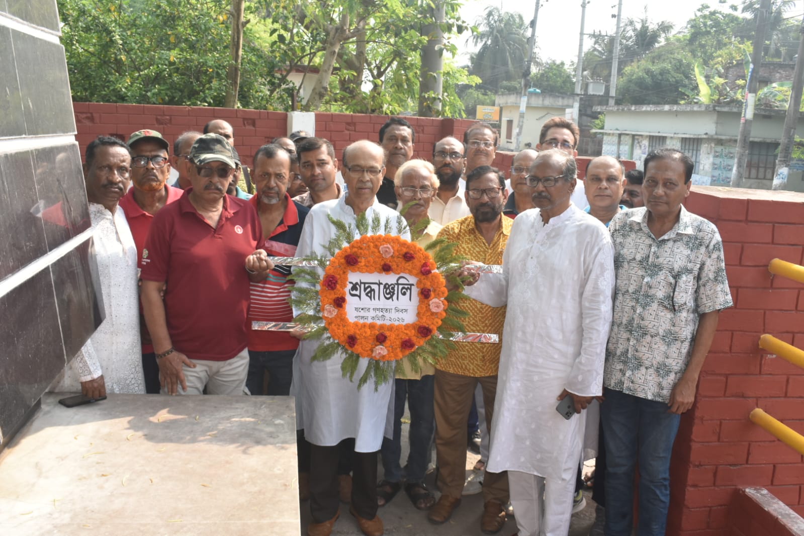 ফুলেল শ্রদ্ধা ও নিরবতা কর্মসূচির মধ্য দিয়ে যশোরে গণহত্যা দিবস পালিত