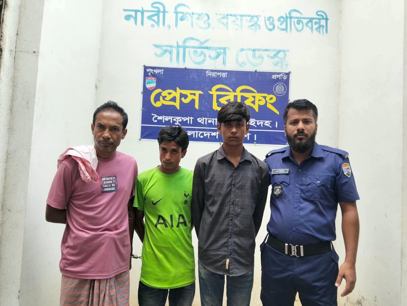 শৈলকূপায় দেশীয় অস্ত্রসহ আন্তঃজেলা ডাকাত দলের ৩ সদস্য গ্রেপ্তার
