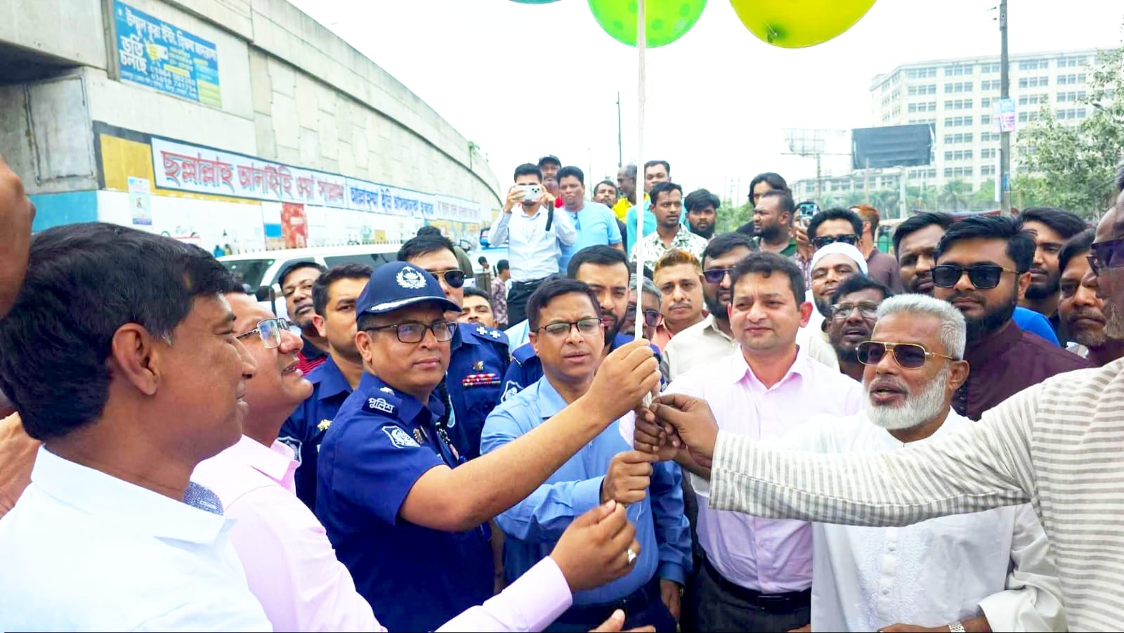 কাঁচপুরে বৃক্ষরোপণ কর্মসূচি উদ্বোধন, যানজট নিরসনে কঠোর হুঁশিয়ারি এমপি মান্নানের