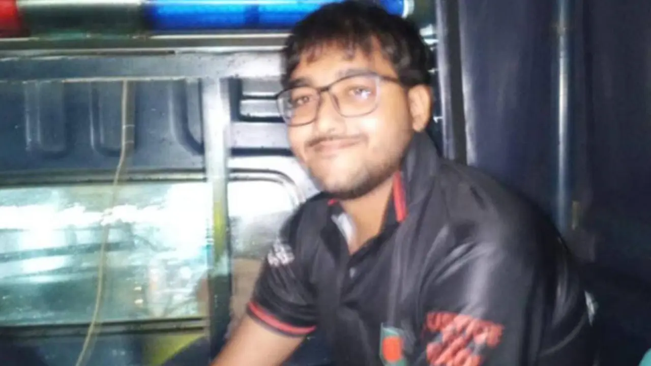 বিদ্যুৎ বিল বেশি আসায় প্রধানমন্ত্রীকে কটূক্তি, ইনকিলাব মঞ্চের সদস্য আটক