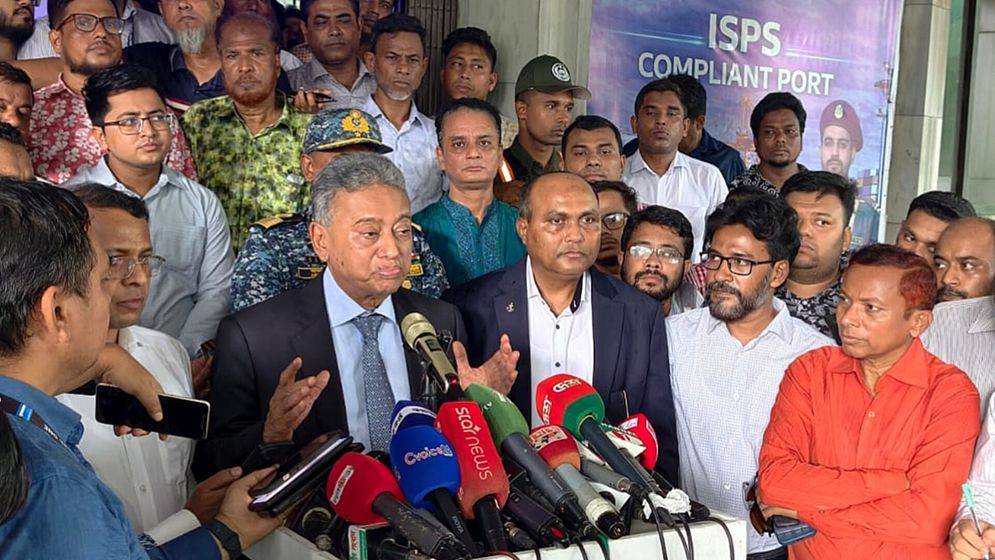 বন্দবন্দর-কাস্টমসে বাড়তি খরচের চাপ সাধারণ মানুষের ওপর পড়ছে: অর্থমন্ত্রী