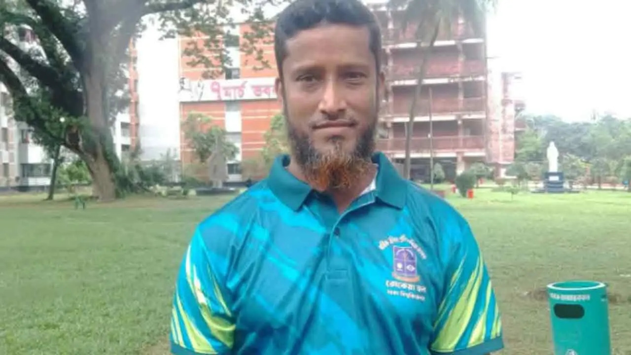 ঢাবিতে কাঁঠাল পাড়তে গিয়ে নিচে পড়ে মালির মৃত্যু