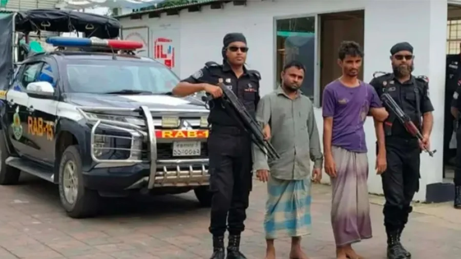 টেকনাফে ৫ লাখ ইয়াবাসহ মিয়ানমারের দুই মাদক কারবারি আটক