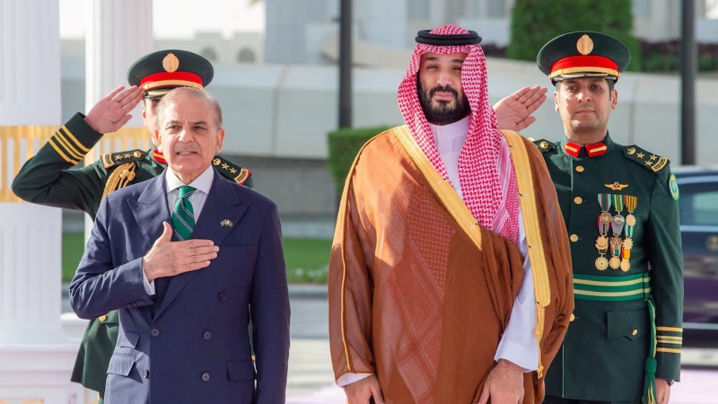 ইরানের সঙ্গে যুদ্ধে জড়ালে সৌদিকে কি পারমাণবিক অস্ত্র দেবে পাকিস্তান?