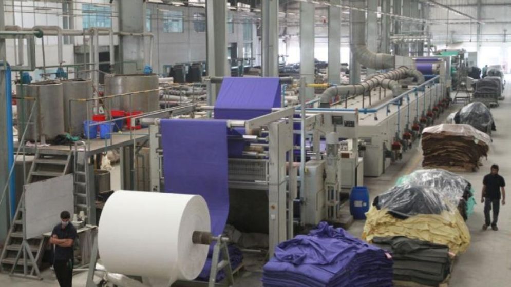 গ্যাস সংকটে পোশাক খাতে উৎপাদন অর্ধেকে, ব্যয় বাড়ছে একাধিক শিল্পে