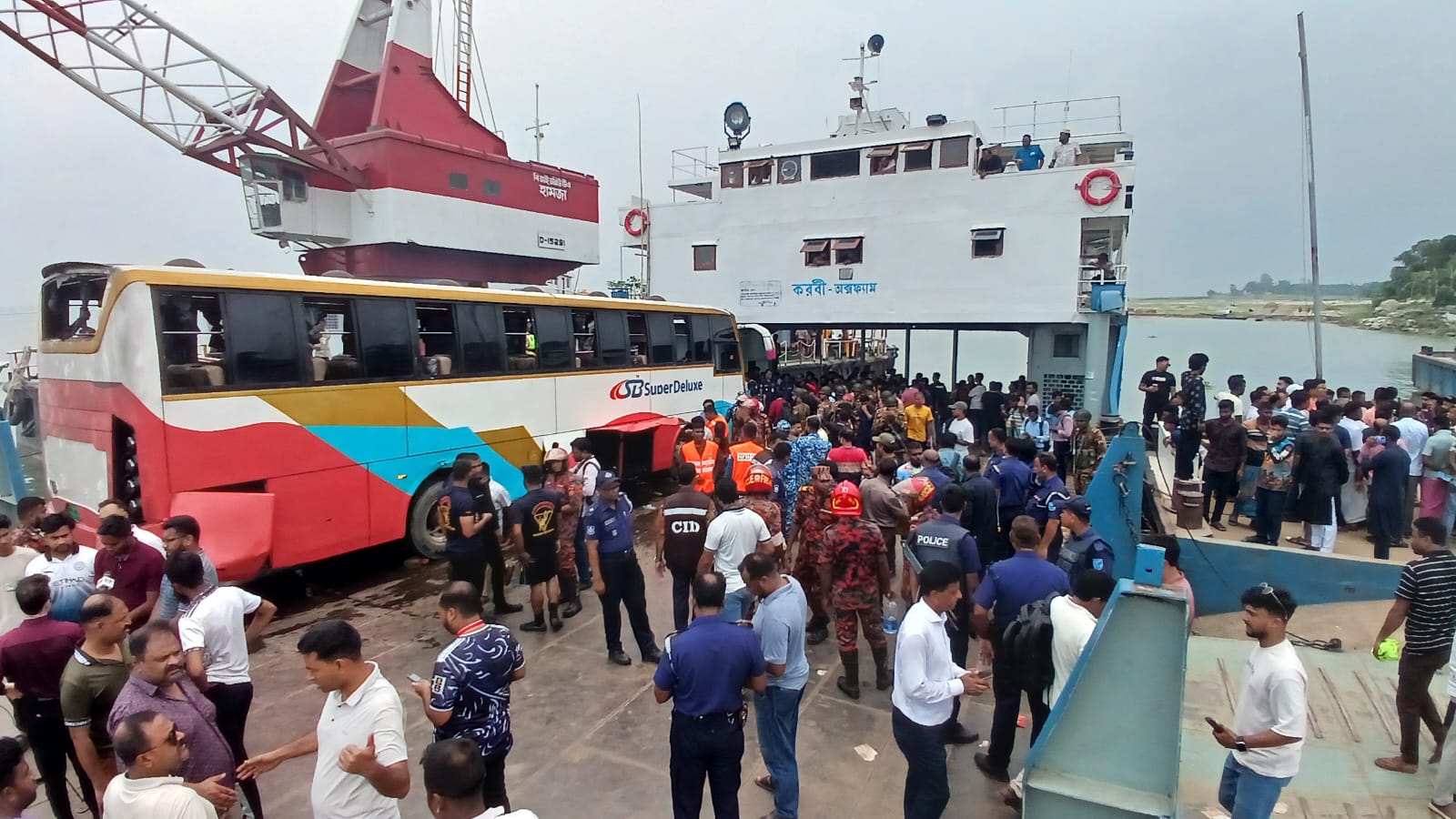 পদ্মায় আবারও বাস ডুবি