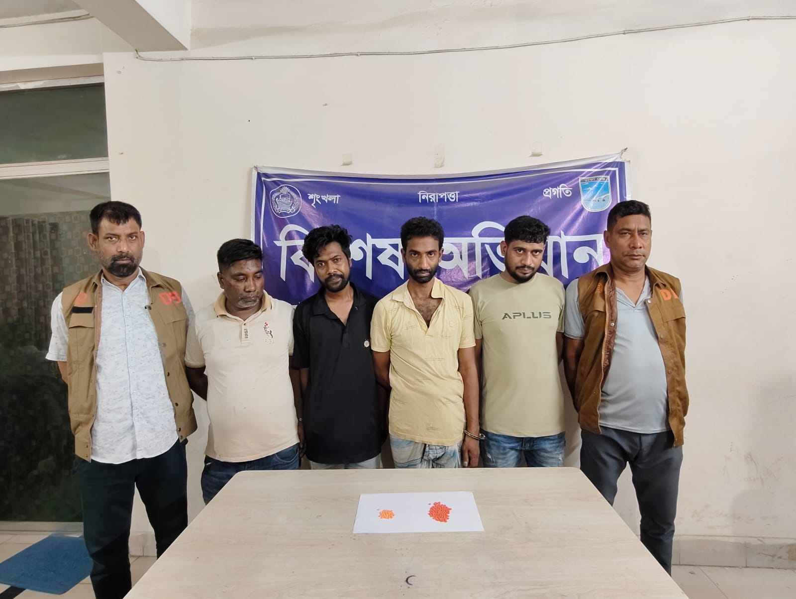 ধামরাইয়ে ইয়াবাসহ তিন মাদক ব্যবসায়ী গ্রেপ্তার