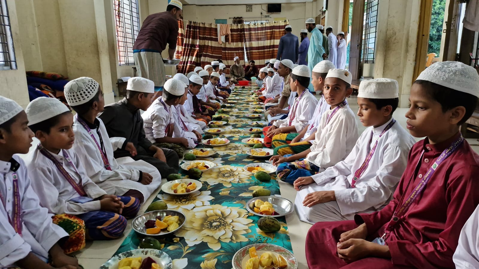 ফেনীর দাগনভূঞার কেরোনিয়া মাদ্রাসায় কোমলমতি শিক্ষার্থী এতিম শিশুদের নিয়ে ‘ফল উৎসব’