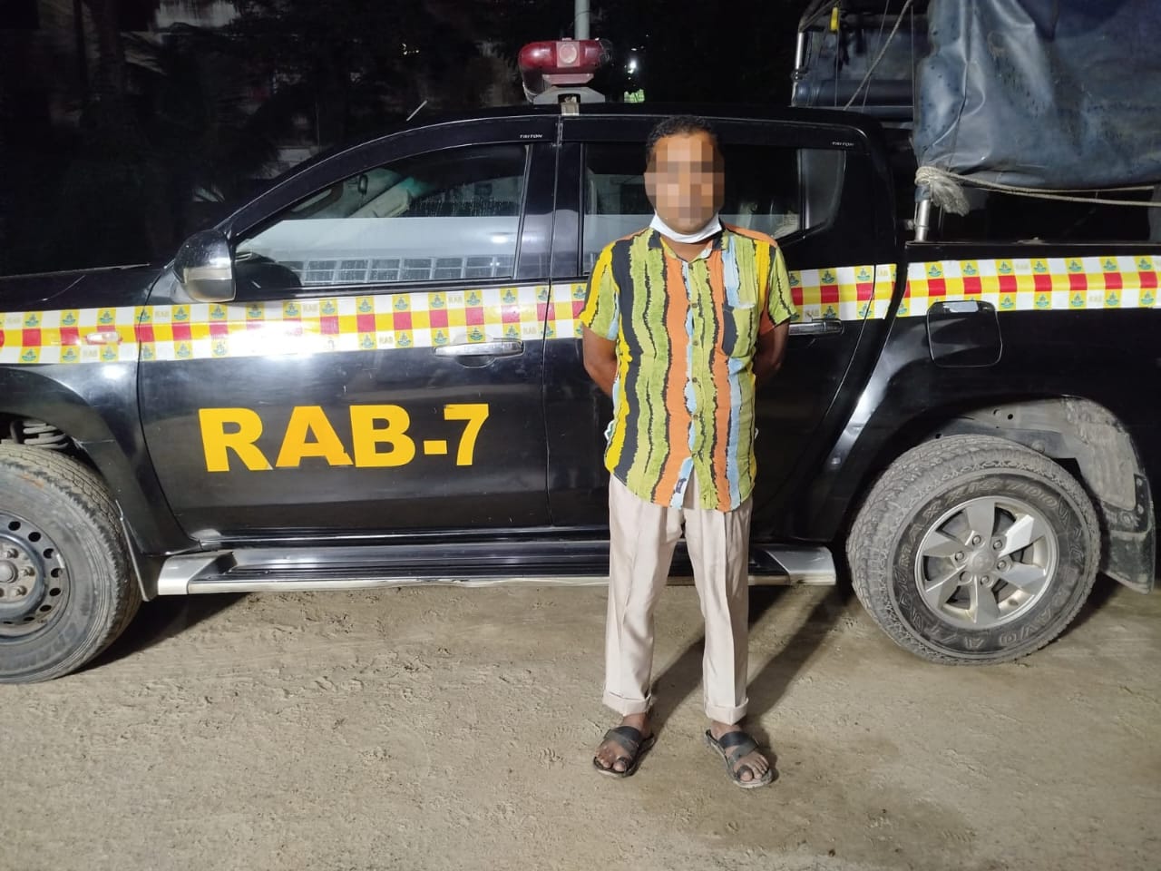 মাগুরায় ট্রাকচালক হত্যা ও ডাকাতি মামলার পলাতক আসামি ফেনীতে গ্রেপ্তার