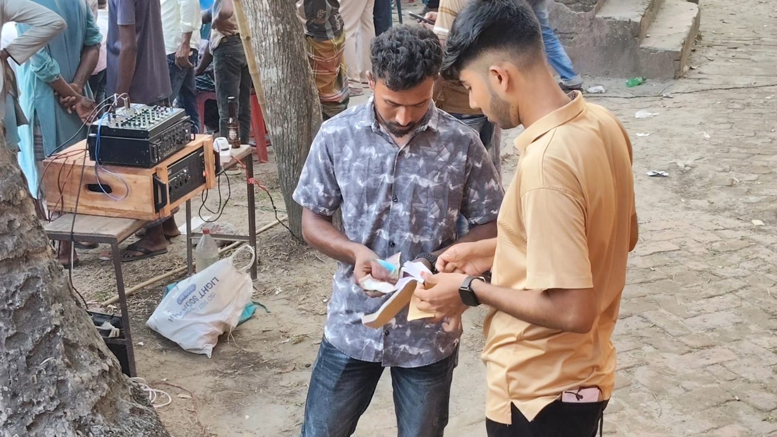 নড়াইলে ফুটবল খেলার নামে চলে অনুমতিবিহীন 'র‌্যাফেল ড্র'