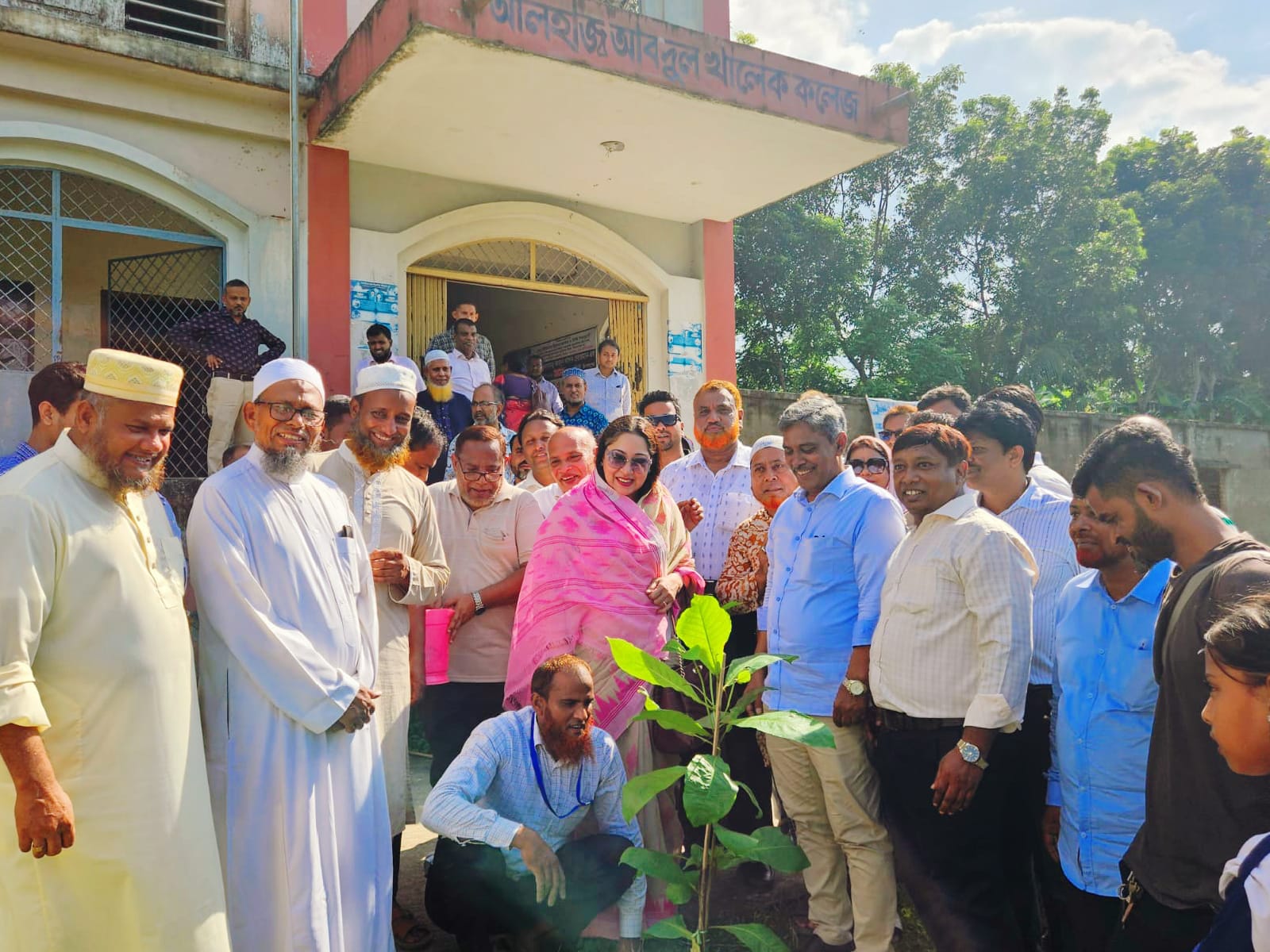 ফরিদপুরে বিদ্যালয় ভবনের উদ্বোধন, কৃতি শিক্ষার্থীদের সংবর্ধনা ও বৃক্ষরোপণ