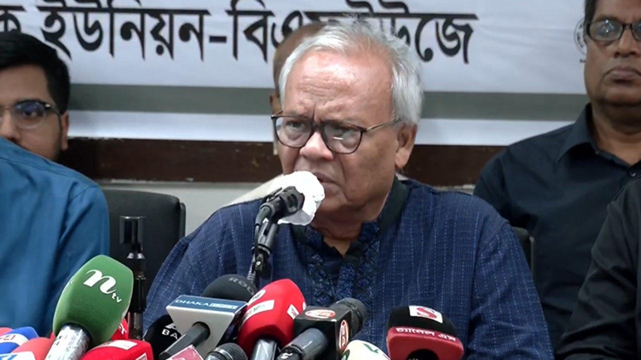 বিরোধীদলের সমালোচনার অধিকার আছে, তবে প্রধানমন্ত্রীকে অশোভন আক্রমণ নয়: রিজভী
