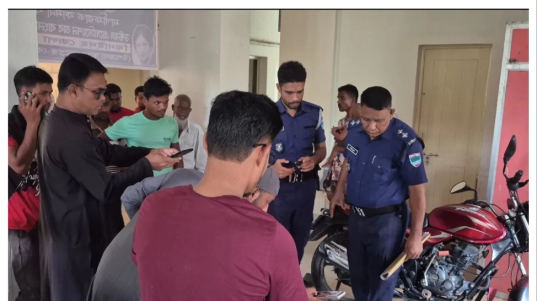 কোটচাদপুরে ভবন ভাঙার সময় বিদ্যুৎস্পৃষ্টে নির্মাণ শ্রমিকের মৃত্যু