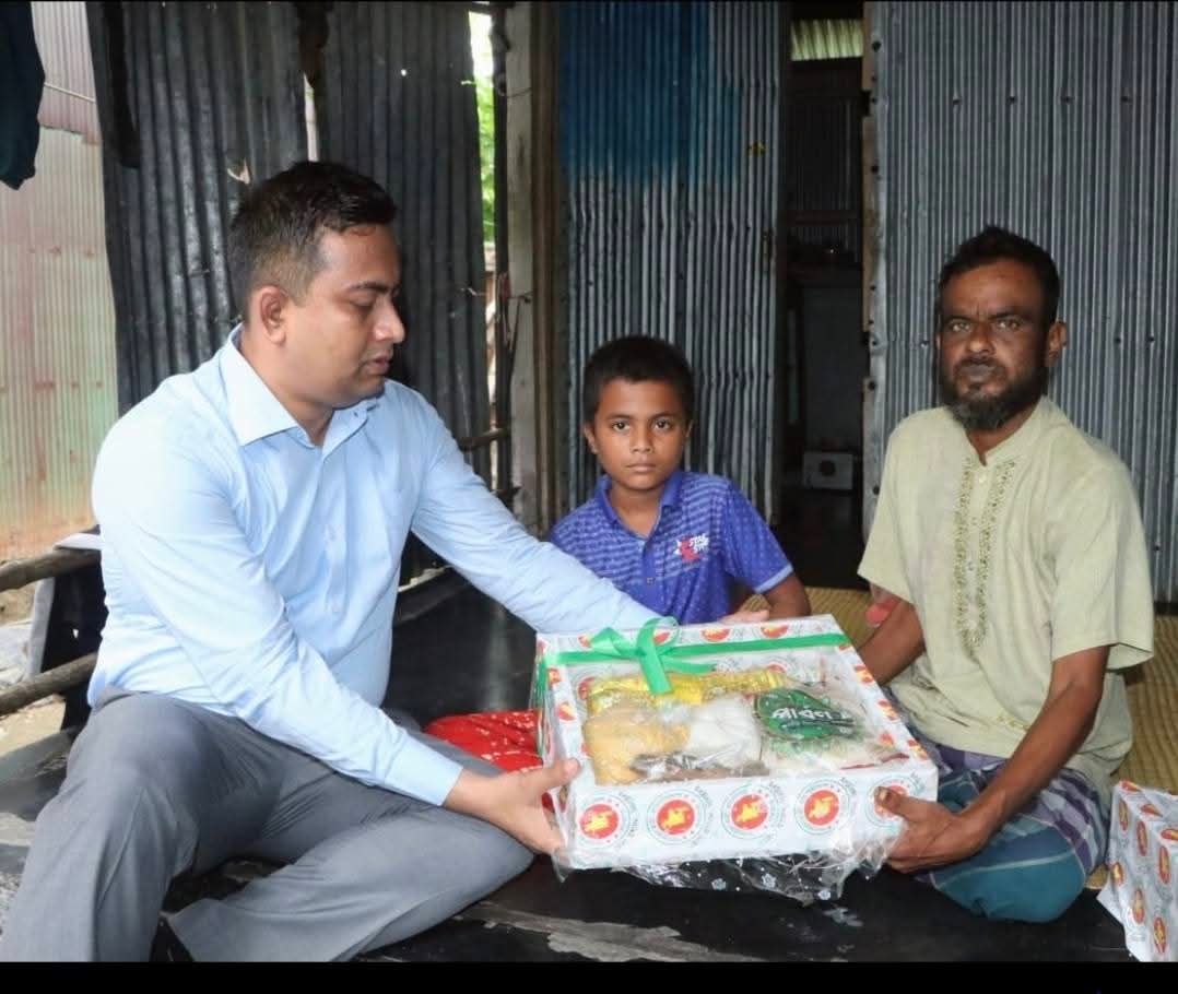 প্রতারণায় ইজিবাইক হারানো শিশু সিয়ামের পাশে জেলা প্রশাসন