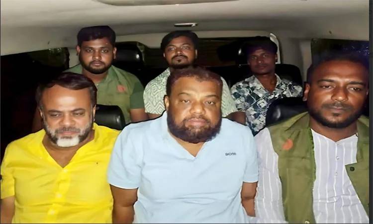 বগুড়ায় স্বেচ্ছাসেবক লীগের সভাপতিসহ গ্রেপ্তার ৪