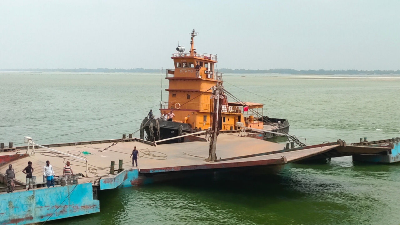 চতুর্থ দিনেও উদ্ধার অভিযান অব্যাহত, পন্টুন সরিয়ে তল্লাশি