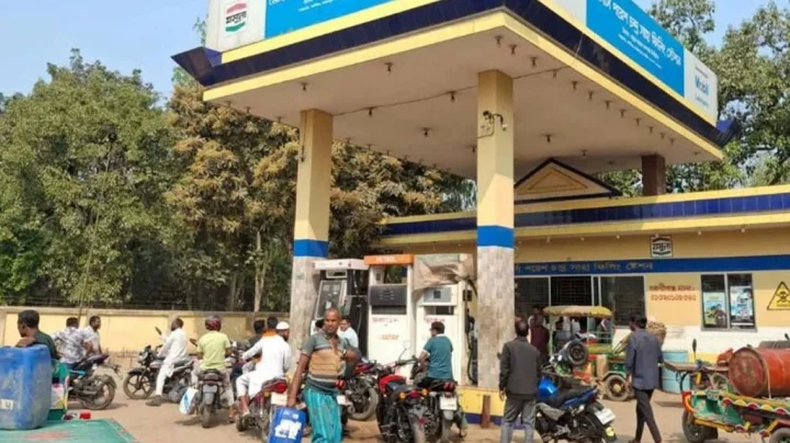 ডিসির টোকেন ছাড়া মোটরসাইকেলে মিলবে না তেল