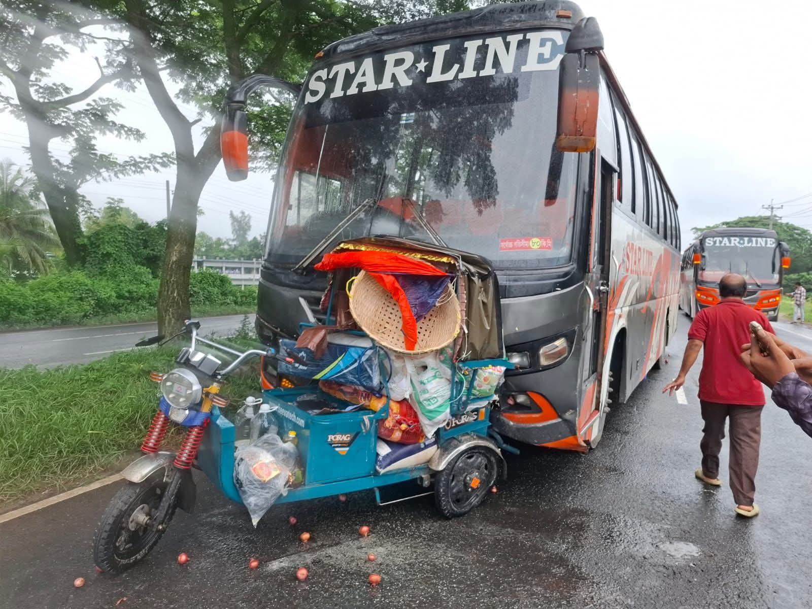 প্রাণ গেল অটোরিকশা চালকের