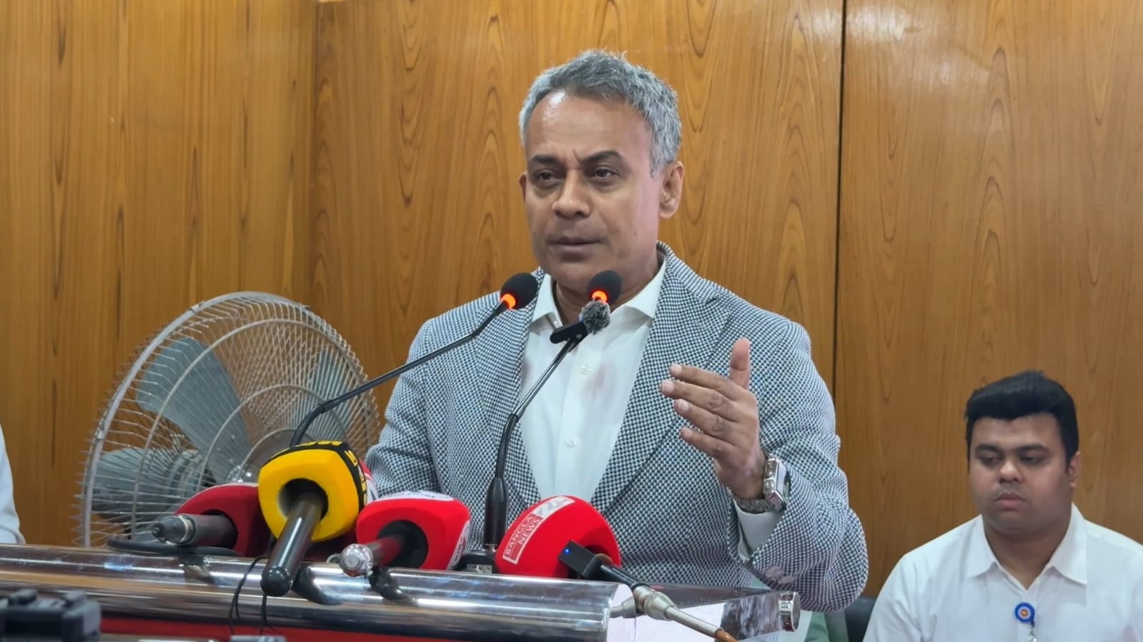 চালকের অদক্ষতা ও ত্রুটিযুক্ত যাহবাহনের কারণেই বেশিরভাগ সড়ক দুর্ঘটনা ঘটছে,মন্ত্রী