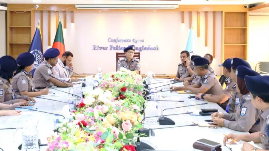নৌ পুলিশ হেডকোয়ার্টার্স পরিদর্শনে আইজিপি