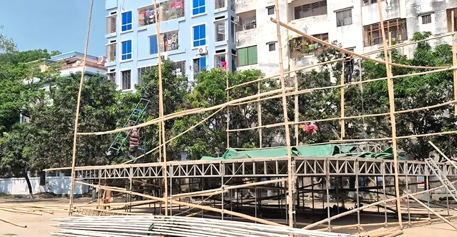 মঞ্চ প্রস্তুত, অপেক্ষা প্রধানমন্ত্রীর ভাষণের