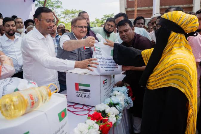 সিলেটে বন্যায় ক্ষতিগ্রস্ত মানুষের পাশে সংযুক্ত আরব আমিরাত