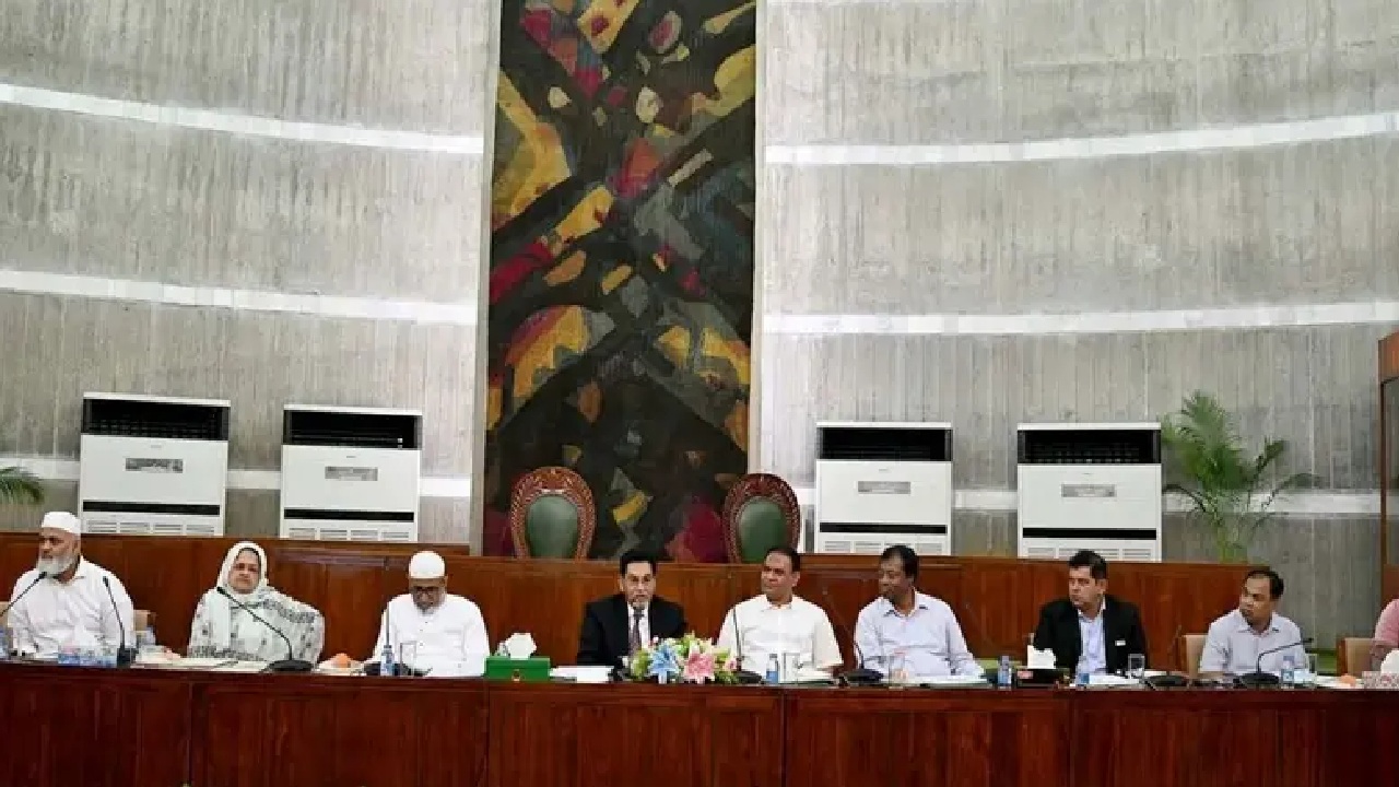 জ্বালানির দাম বারবার বাড়ানোর কারণ জানতে চায় সংসদীয় কমিটি