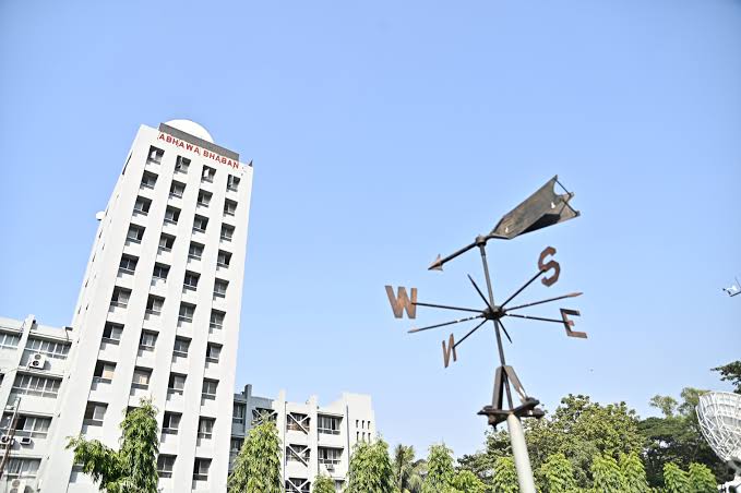 ঢাকায় বৃষ্টি-বজ্রবৃষ্টির সম্ভাবনা, কমছে না গরম