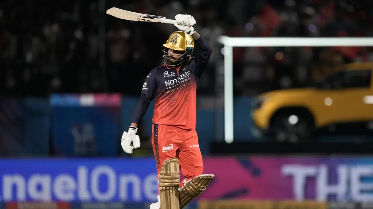 গুজরাটকে উড়িয়ে টানা দ্বিতীয়বার ফাইনালে বেঙ্গালুরু