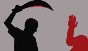 খুলনায় বাড়িতে ঢুকে ৩ জনকে  কুপিয়ে হত্যার চেষ্টা