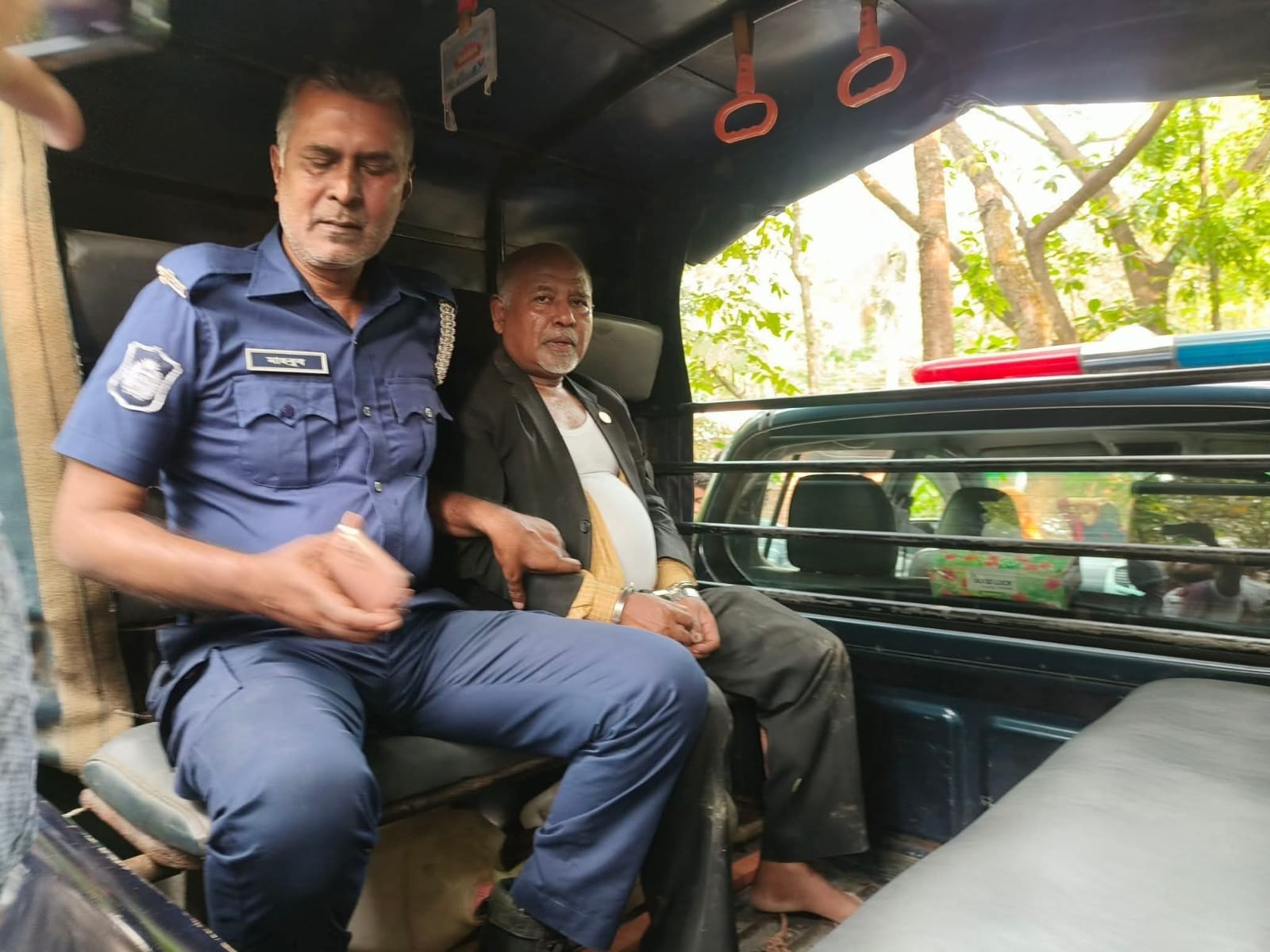 জমি নিয়ে বিরোধ,ছোট ভাইকে গুলি করে হত্যা করলো বড় ভাই