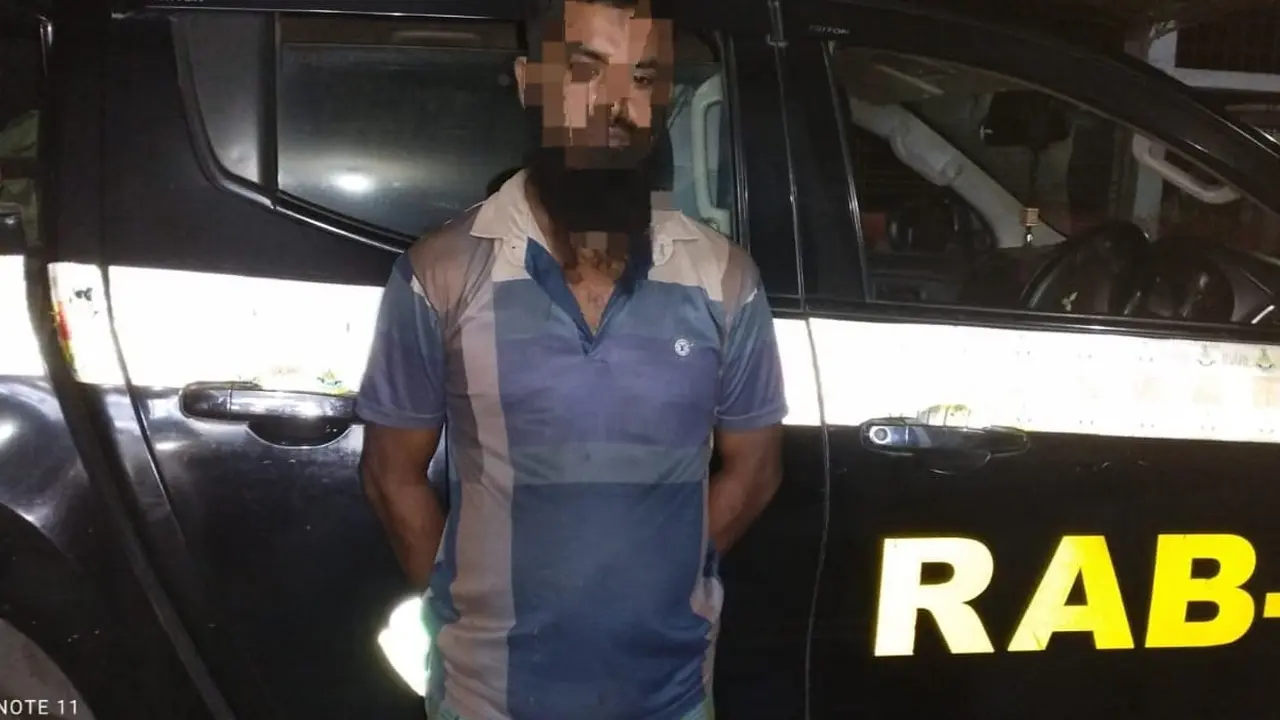 কুষ্টিয়ায় আলোচিত পীর হত্যা মামলায় এজাহারভুক্ত আসামি গ্রেপ্তার