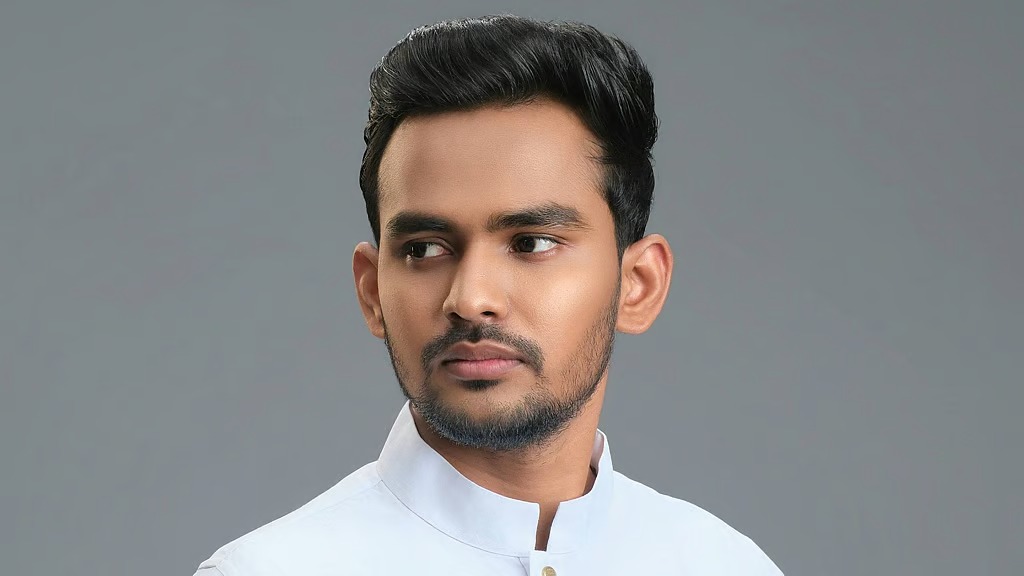 তিন মন্ত্রণালয়ের দায়িত্বে থাকা সাবেক উপদেষ্টার দুর্নীতি