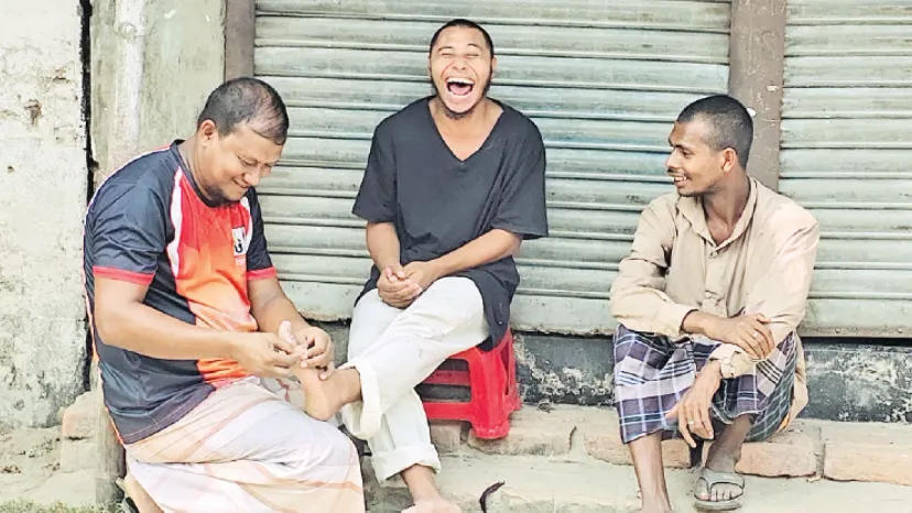 প্রতিবন্ধীদের সেবায় কাজল