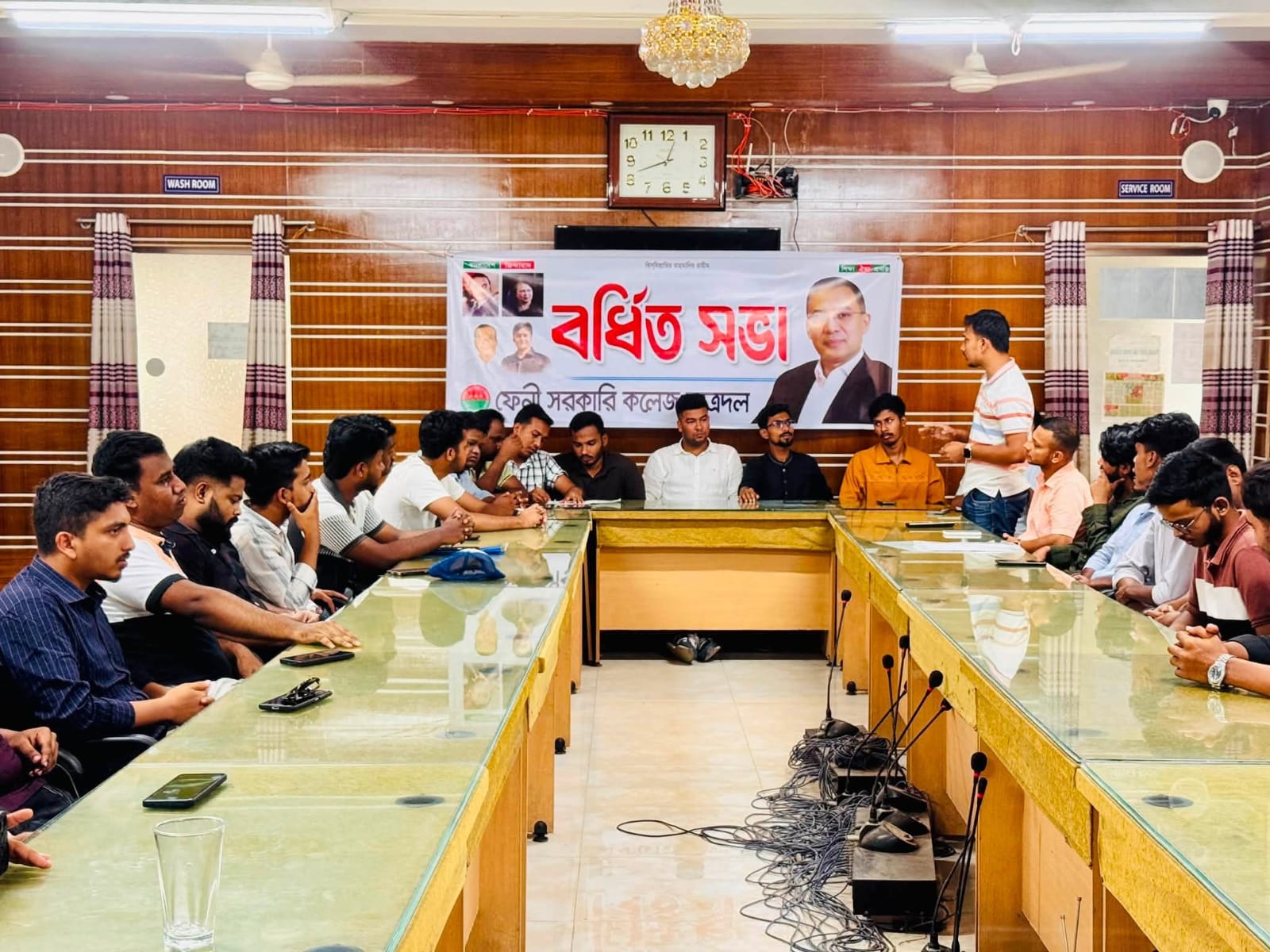 ফেনী কলেজের শিক্ষক পরিষদ কক্ষে ছাত্রদলের বর্ধিত সভা!