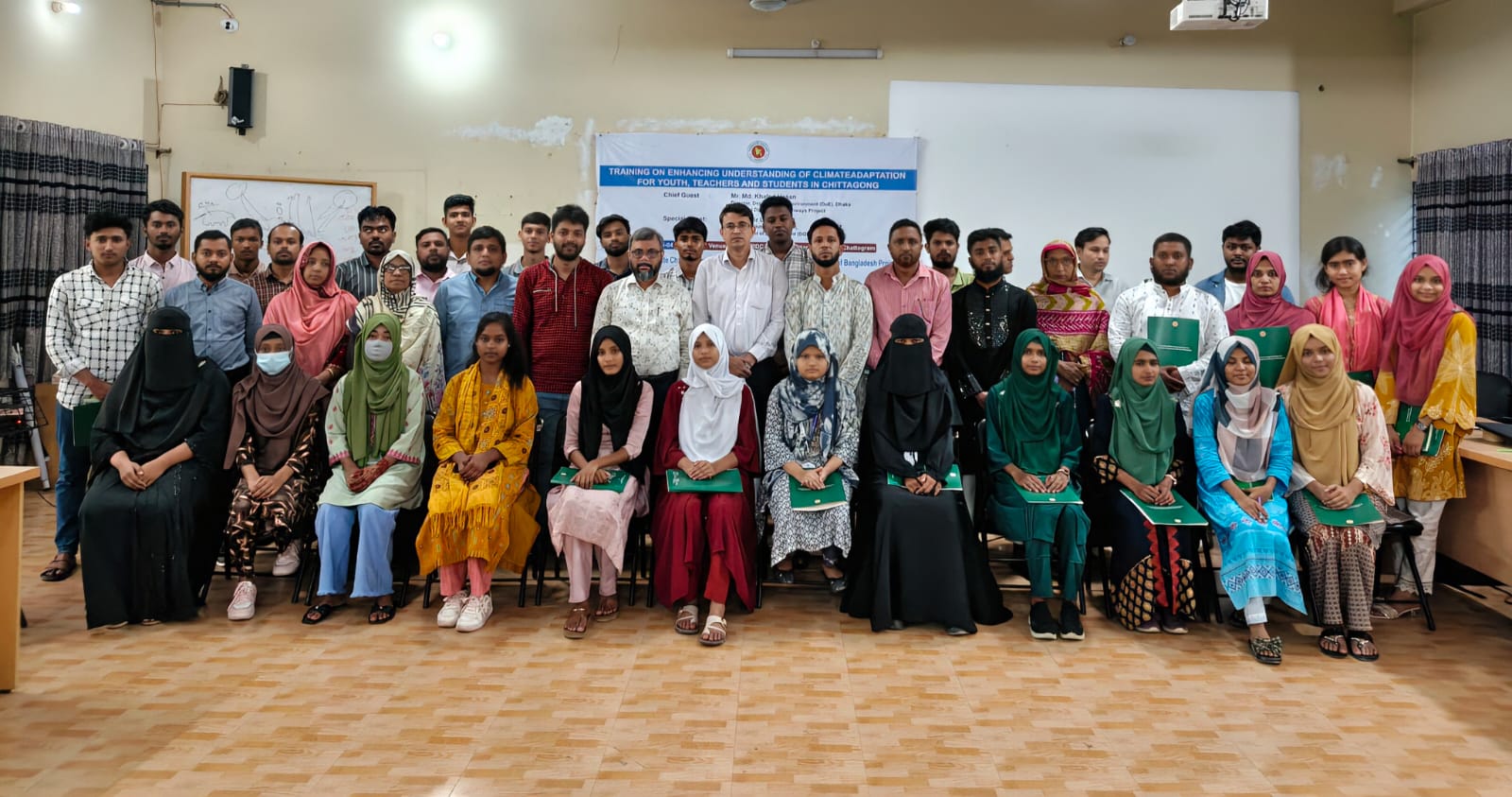 জলবায়ু অভিযোজন বিষয়ে দুই দিনব্যাপী আবাসিক প্রশিক্ষণ সম্পন্ন