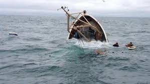 কয়রায় নদীতে নৌকাডুবি: সাঁতরে বাঁচলেন একজন, নিখোঁজ ২ জেলে