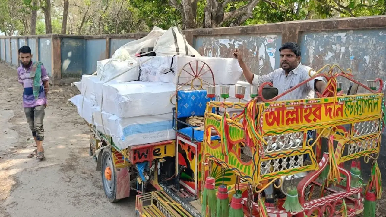 গোপনে সরকারি বই বিক্রি
