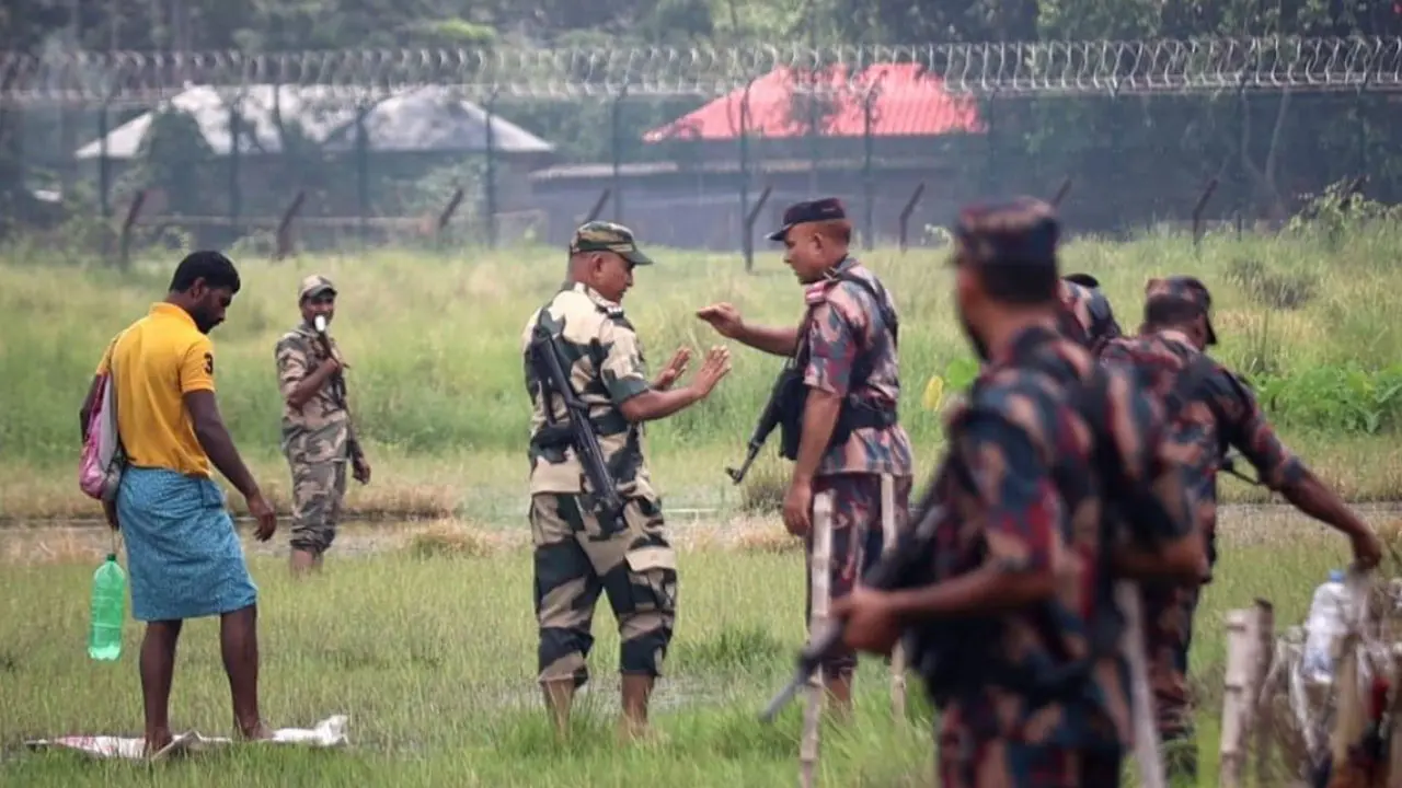 ৭০ ঘণ্টা পর সেই ১০ জনকে শূন্যরেখা থেকে সরিয়ে নিল বিএসএফ
