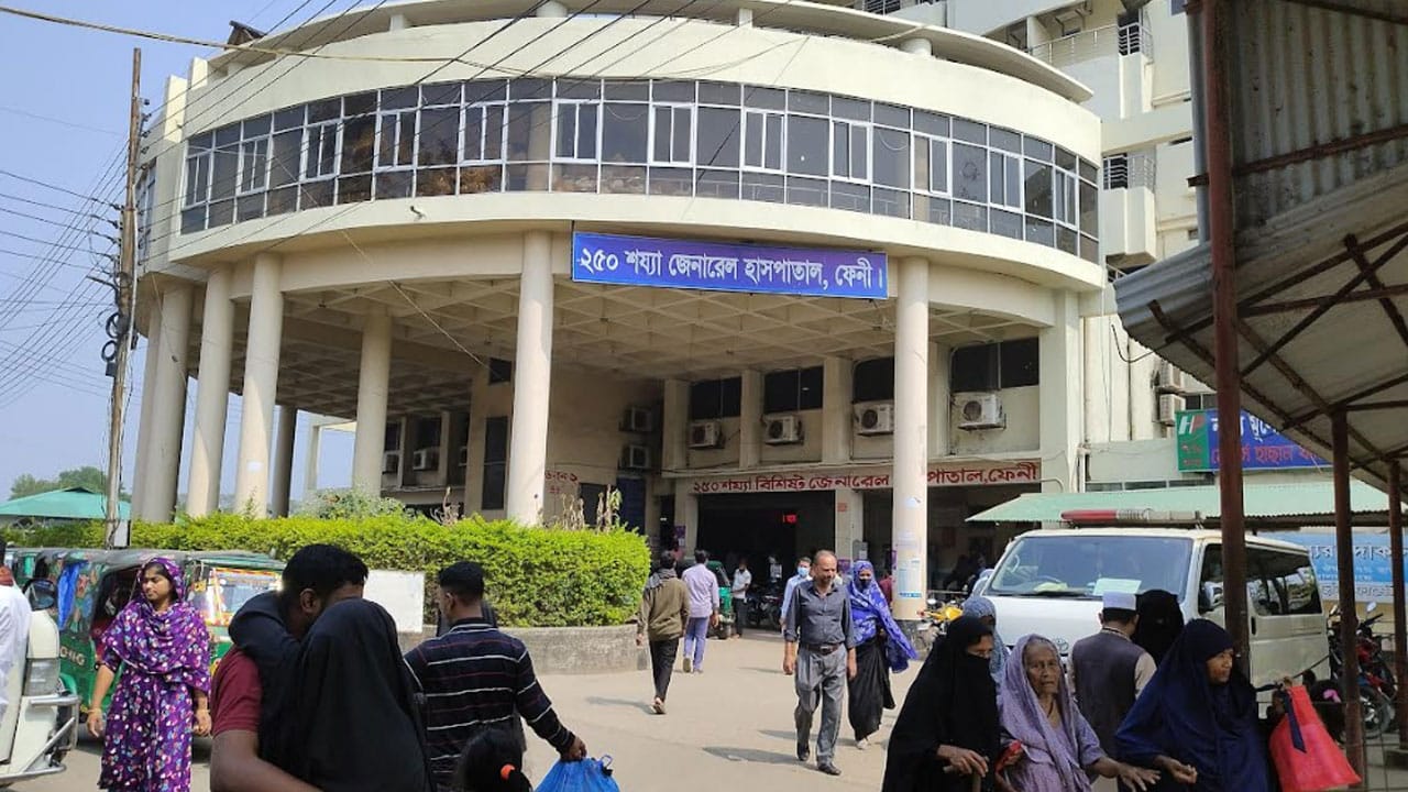 ফেনী জেনারেল হাসপাতালে চিকিৎসার "অবহেলায়" সাপে কাটা রোগীর মৃত্যু, ৫ সদস্যের তদন্ত কমিটি গঠন