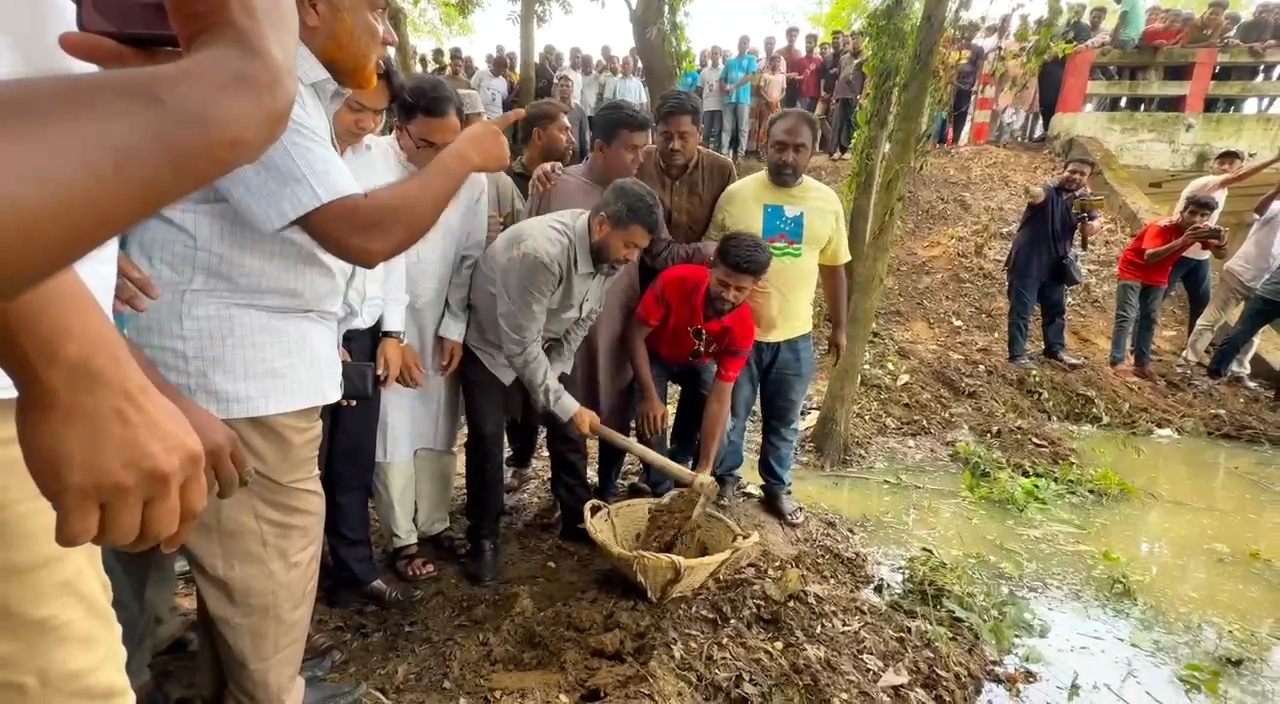 ফেনীর পরশুরামে ভেদা খাল পুনঃখনন কাজের উদ্বোধন