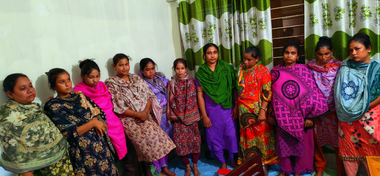 সংঘবদ্ধ নারী ছিনতাইকারী চক্রের ১১ সদস্য আটক