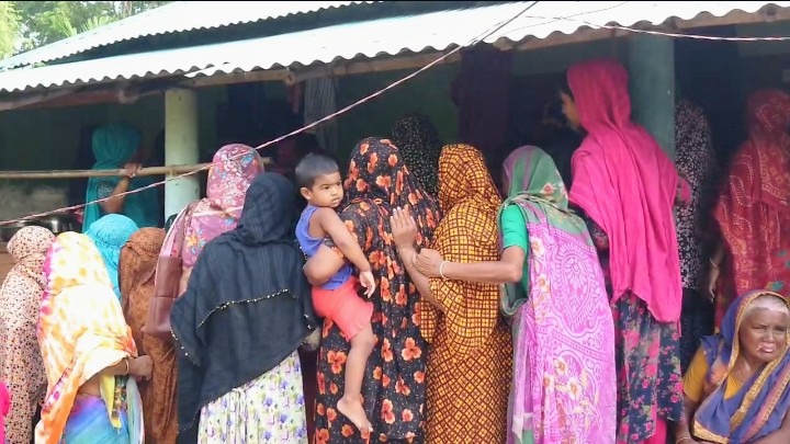 ঝিনাইদহে ধান ঝাড়তে গিয়ে বিদ্যুৎ স্পৃষ্টে স্বামী-স্ত্রী দুজনের মৃত্যু