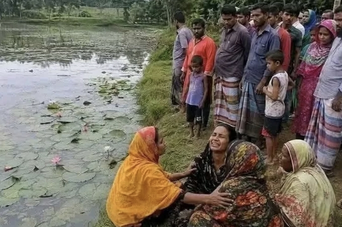 যশোরে বাওড়ে শাপলা ফুল তুলতে গিয়ে পানিতে ডুবে দুই শিশুর মর্মান্তিক মৃত্যু