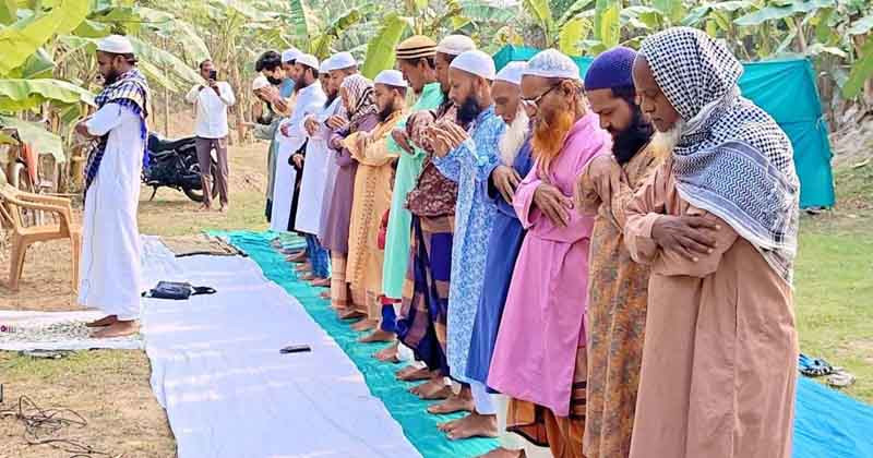 দিনাজপুরে মধ্যপ্রাচ্যের সঙ্গে মিল রেখে ঈদ উদযাপন