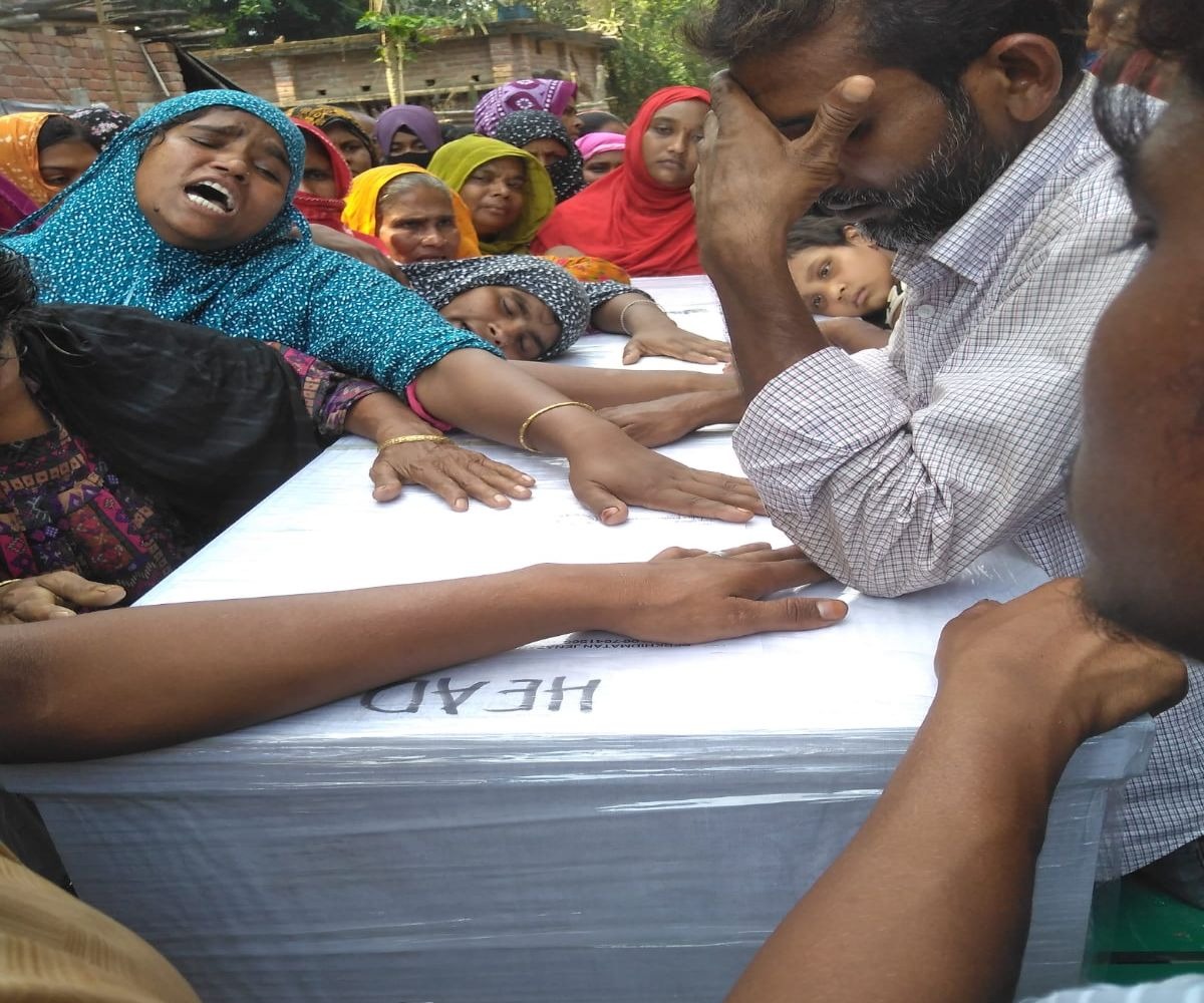 মালয়েশিয়ায় খুন হওয়া সেই যুবকের লাশ ফিরল দেশে, বাড়িতে শোকের মাতম