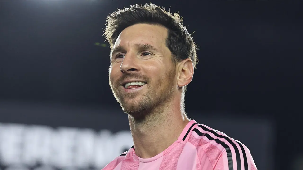 স্প্যানিশ ক্লাবের মালিকানা কিনলেন মেসি